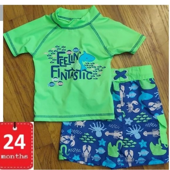 🎁 5/$25      24 month rash guard and trunks - Picture 1 of 7